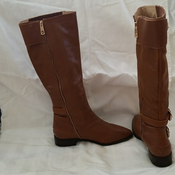 MICHAEL KORS Riding Boot w/ Gold hardware - Picture 3 of 3